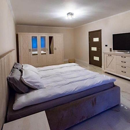 Moky Rezident Apartment Arad Exterior foto