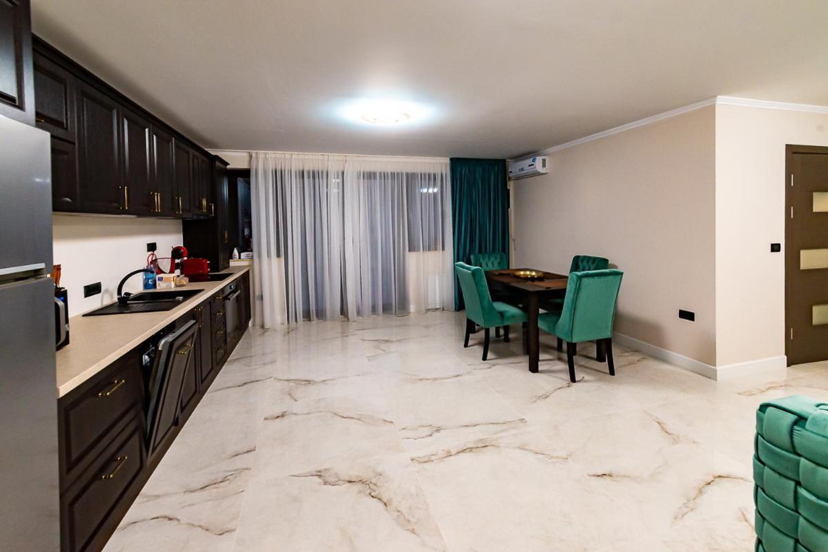 Moky Rezident Apartment Arad Exterior foto