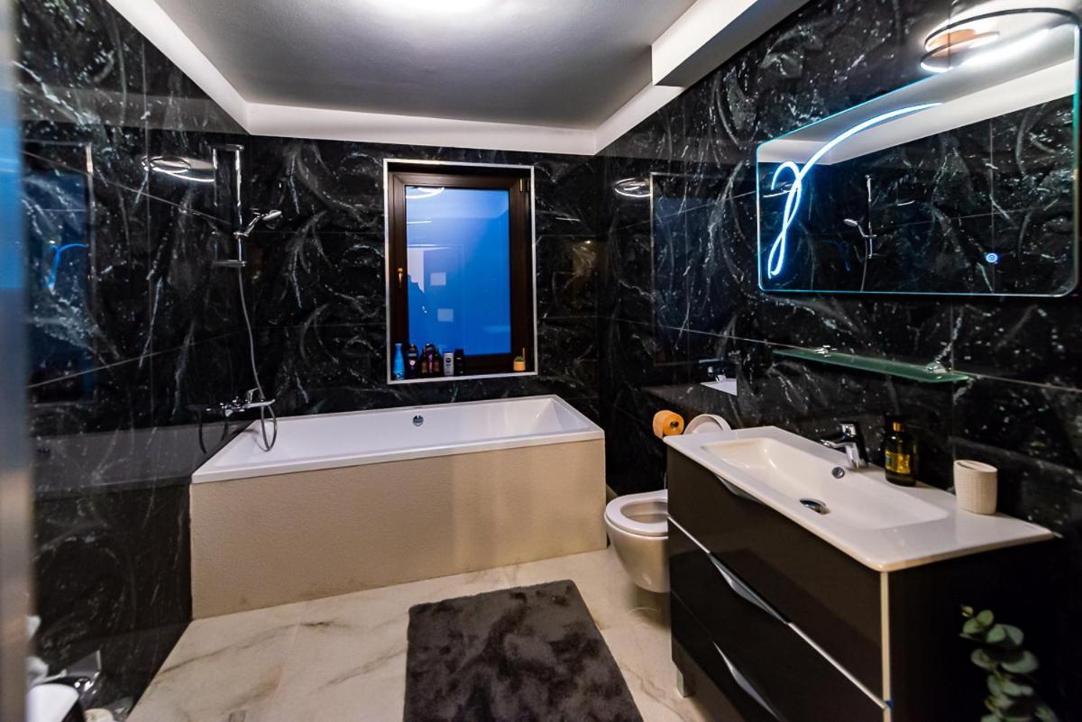 Moky Rezident Apartment Arad Exterior foto