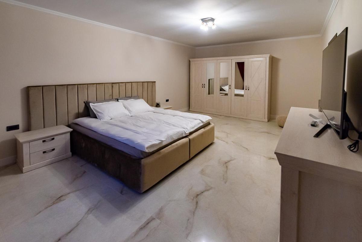 Moky Rezident Apartment Arad Exterior foto