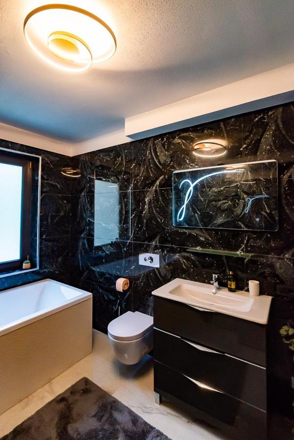 Moky Rezident Apartment Arad Exterior foto